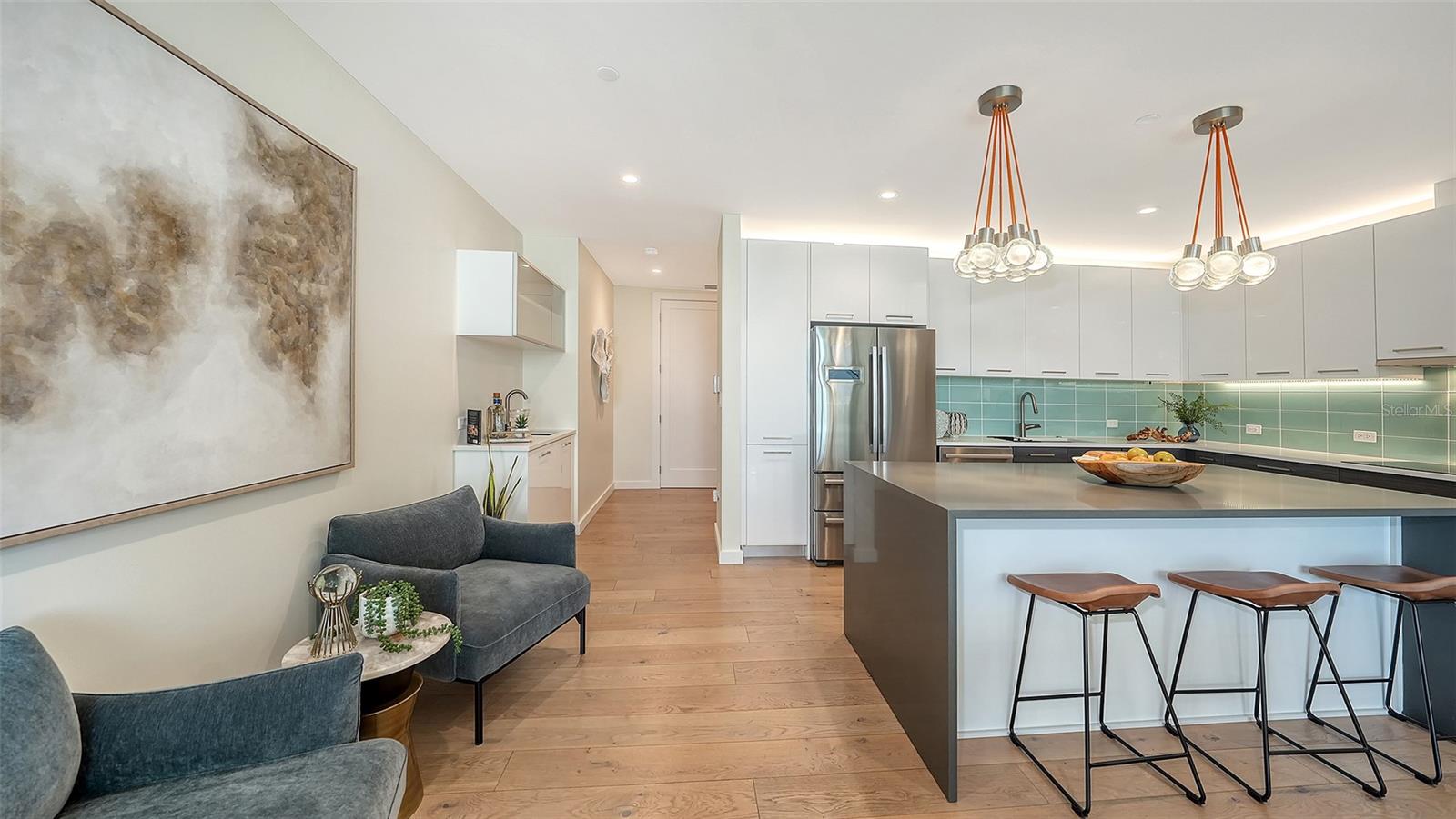300 Pineapple Unit 302, Sarasota, FL 34236