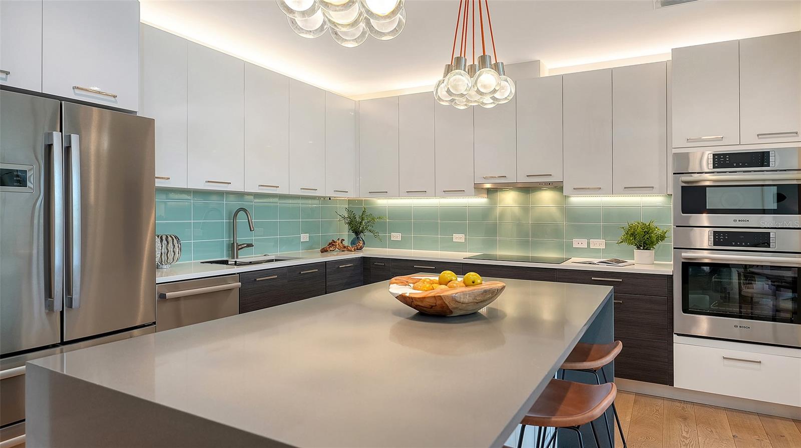 300 Pineapple Unit 302, Sarasota, FL 34236