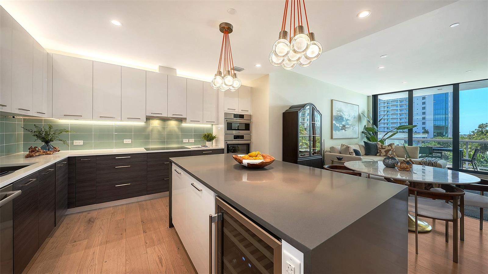 300 Pineapple Unit 302, Sarasota, FL 34236