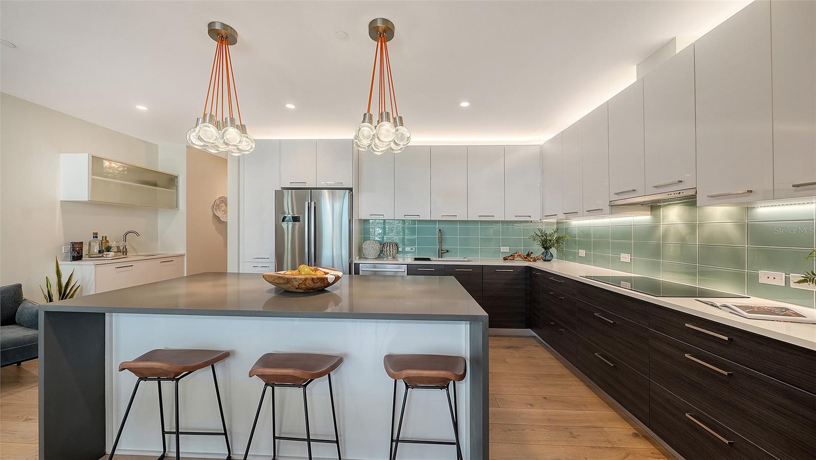 300 Pineapple Unit 302, Sarasota, FL 34236