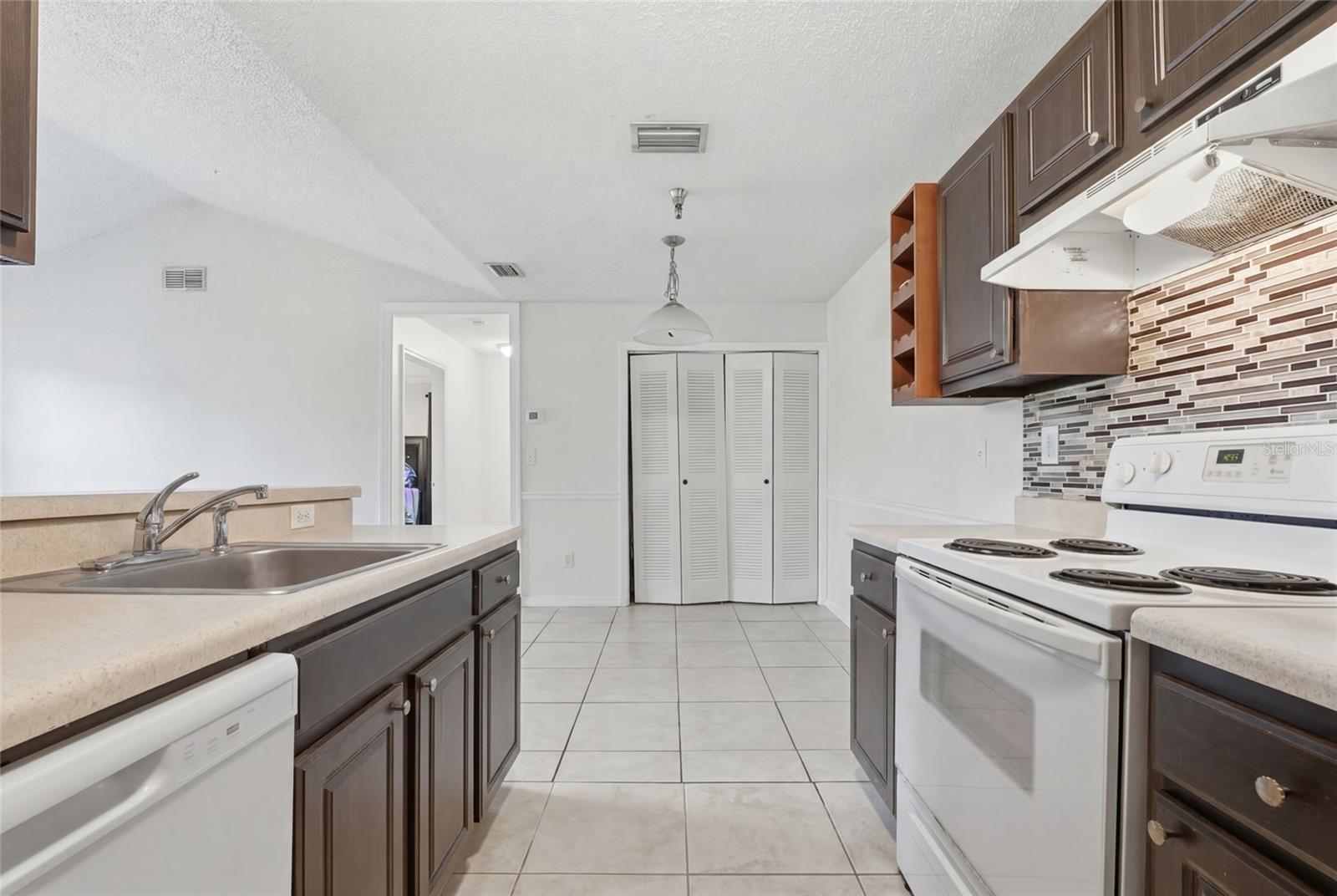 10265 Gandy Unit 1806, St Petersburg, FL 33702
