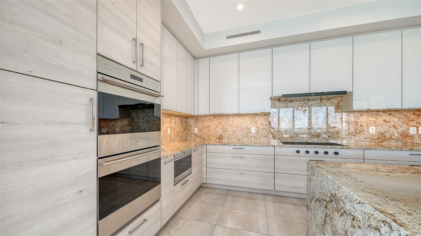 401 Quay Commons Unit 505, Sarasota, FL 34236