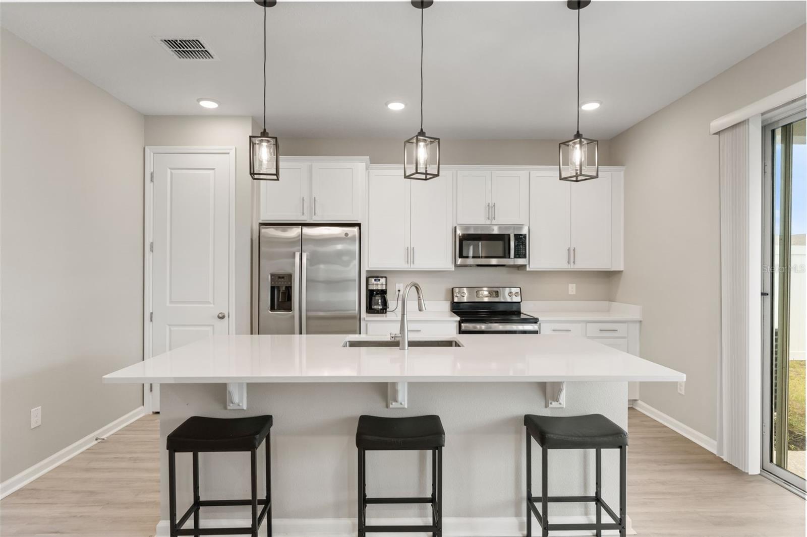 1542 Sugarbelle, Mascotte, FL 34753