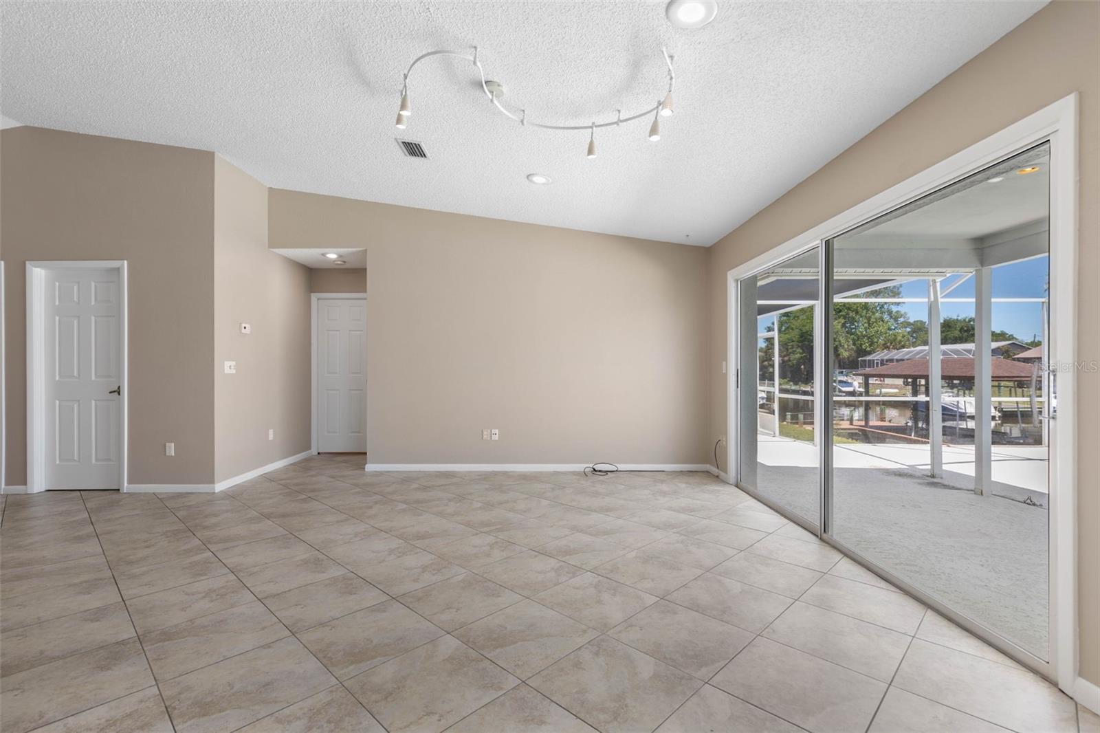 21 Crescent, Palm Coast, FL 32137