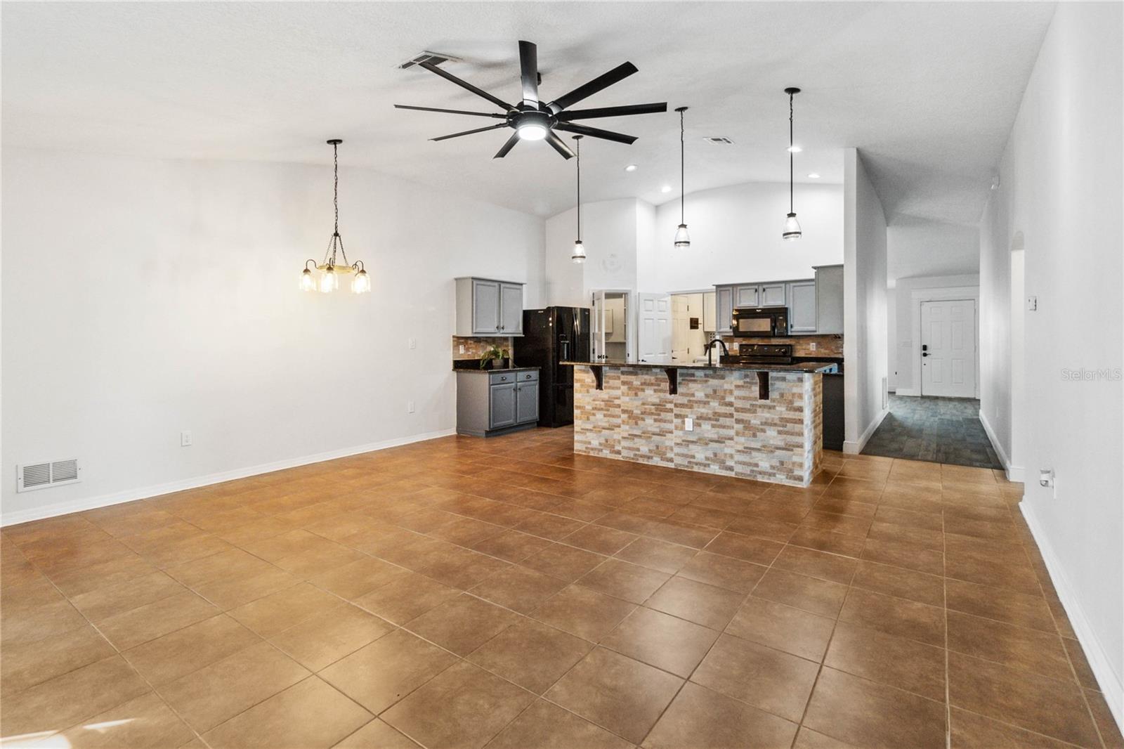 402 Rio Grande, Poinciana, FL 34759