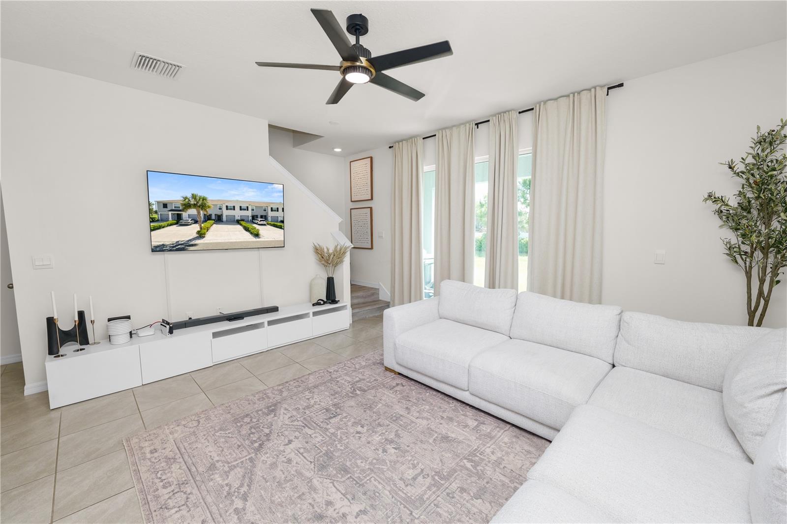 3830 Sunflower Field, Plant City, FL 33565