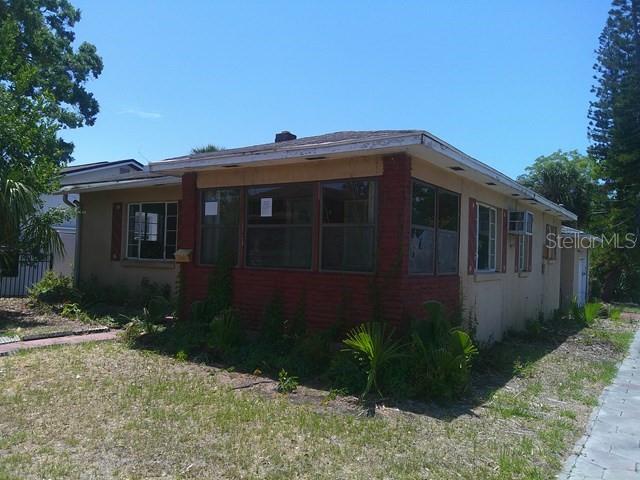 2040 22nd, St Petersburg, FL 33712