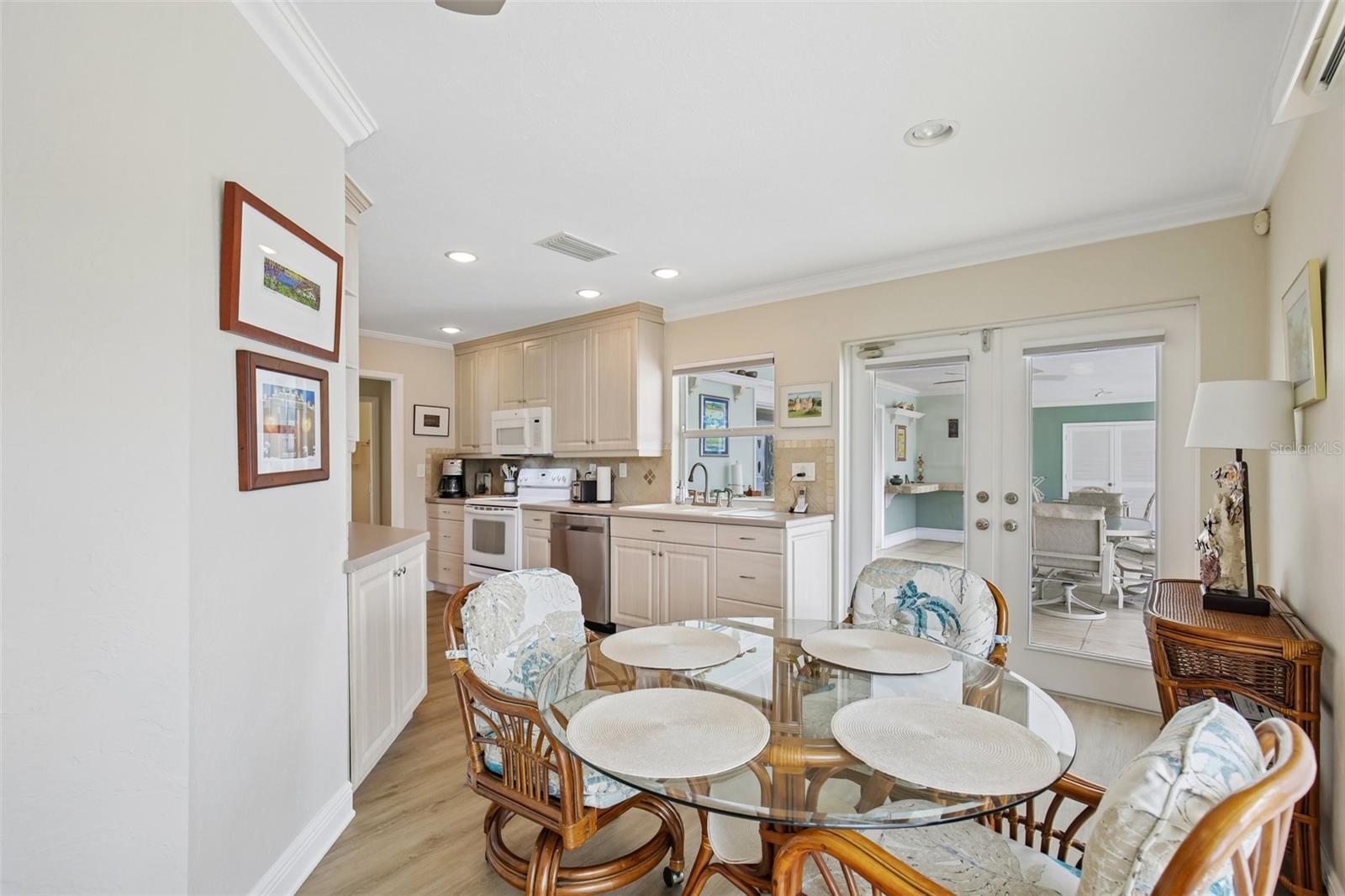 530 Magellan, Sarasota, FL 34243