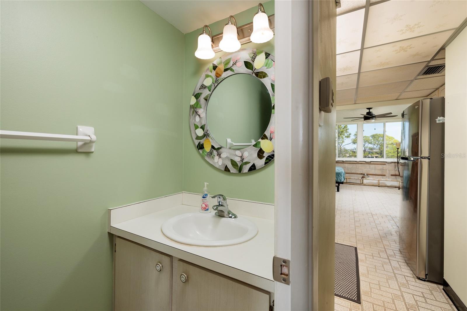 4915 Bay Unit 331, St Petersburg, FL 33703