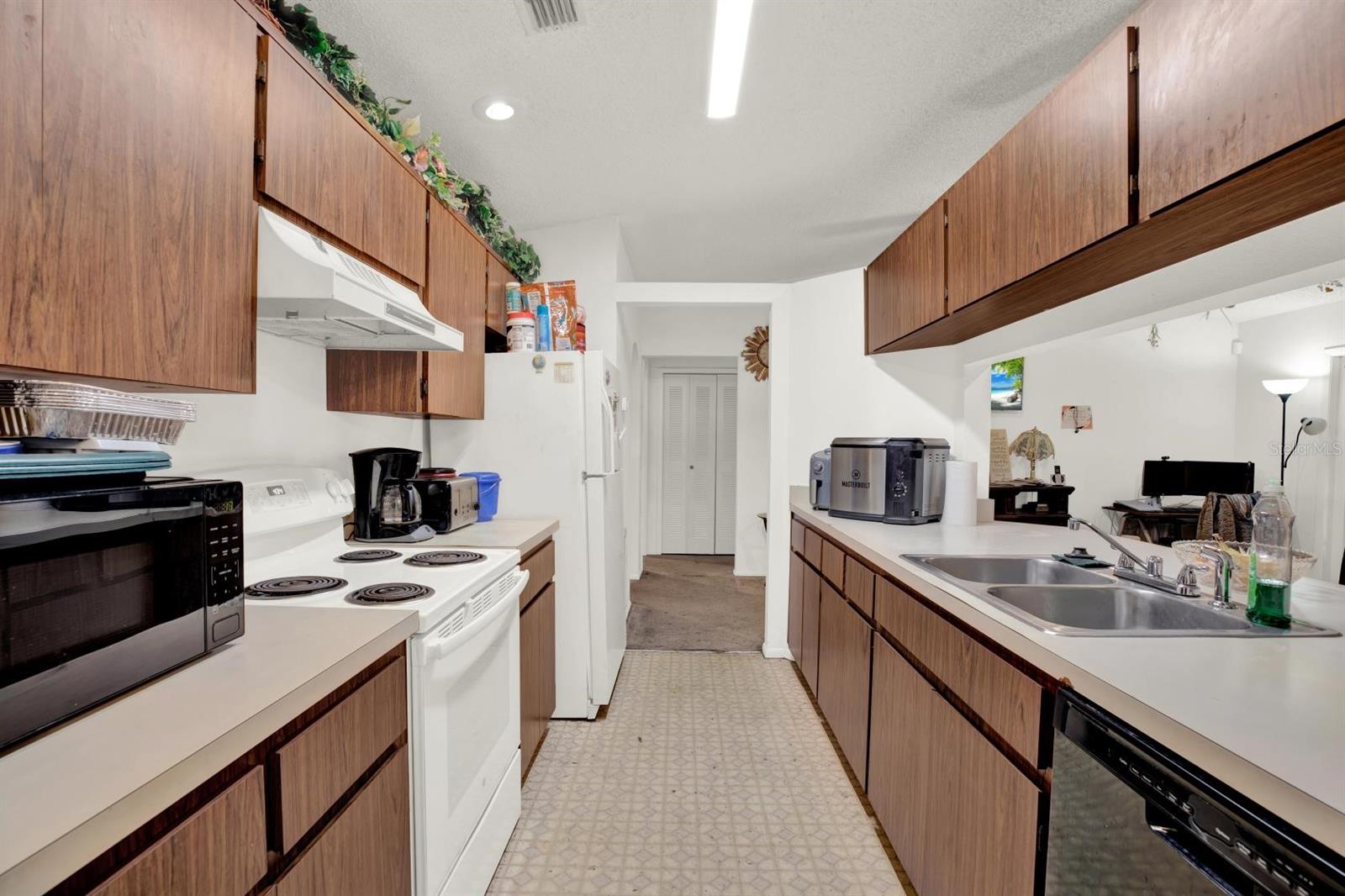 7502 Gadsden, Temple Terrace, FL 33637