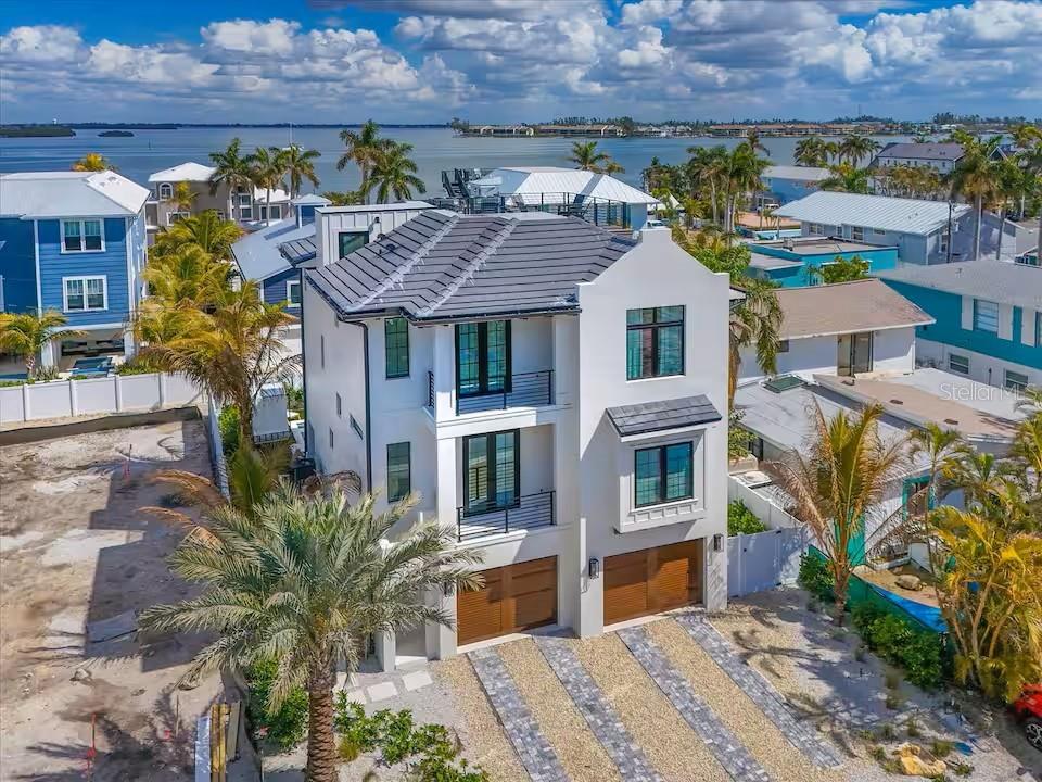 2209 Avenue B, Bradenton Beach, FL 34217