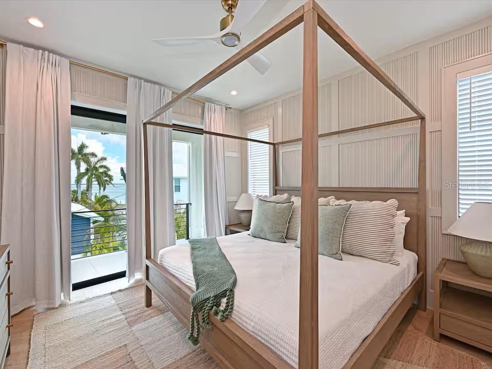 2209 Avenue B, Bradenton Beach, FL 34217