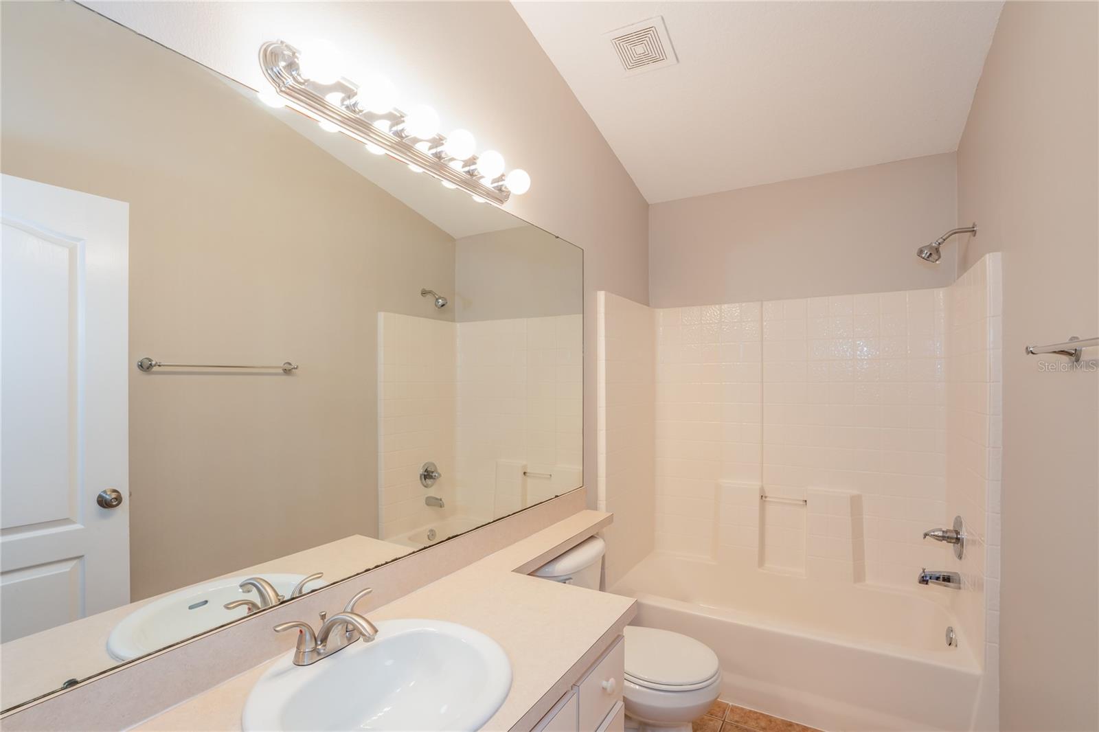 1011 Lake Shore Ranch, Seffner, FL 33584