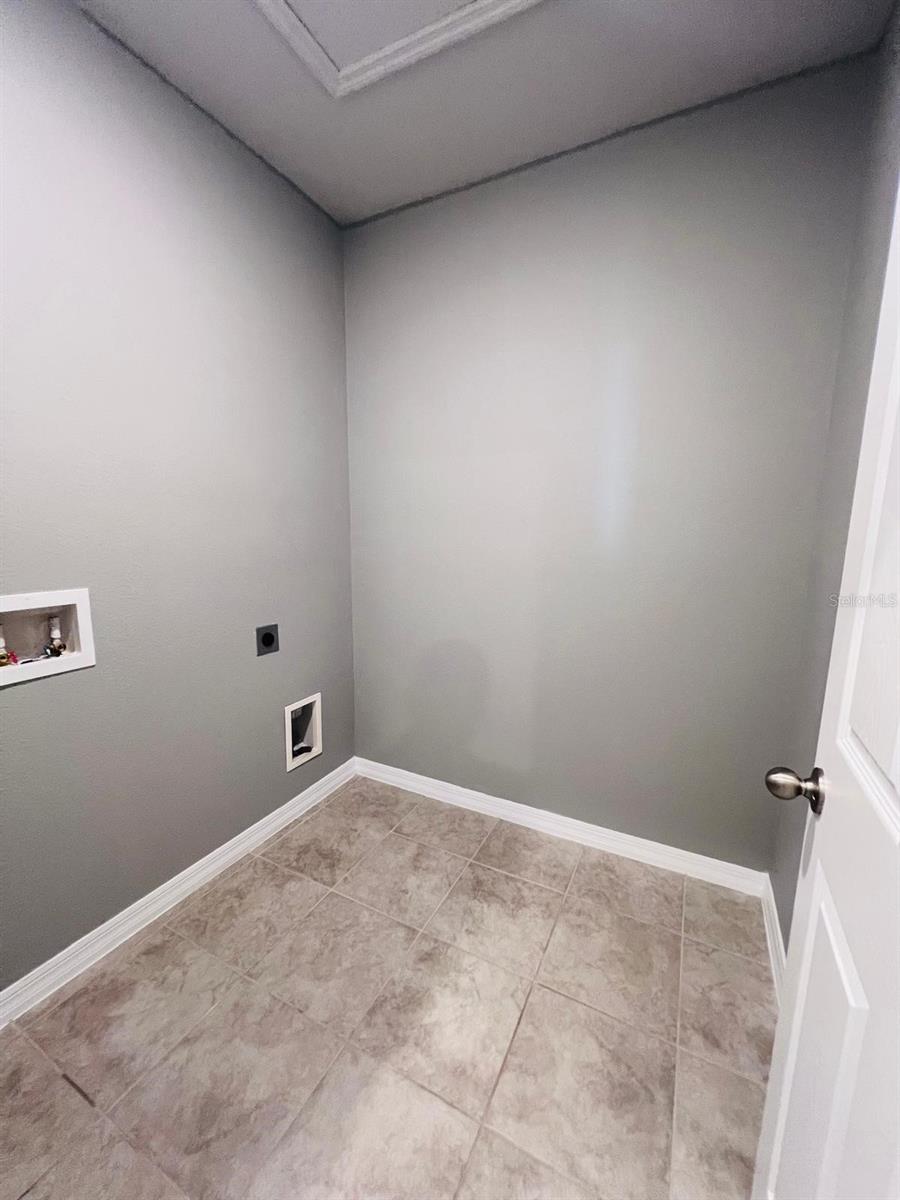 560 Jerry Ln, Haines City, FL 33844