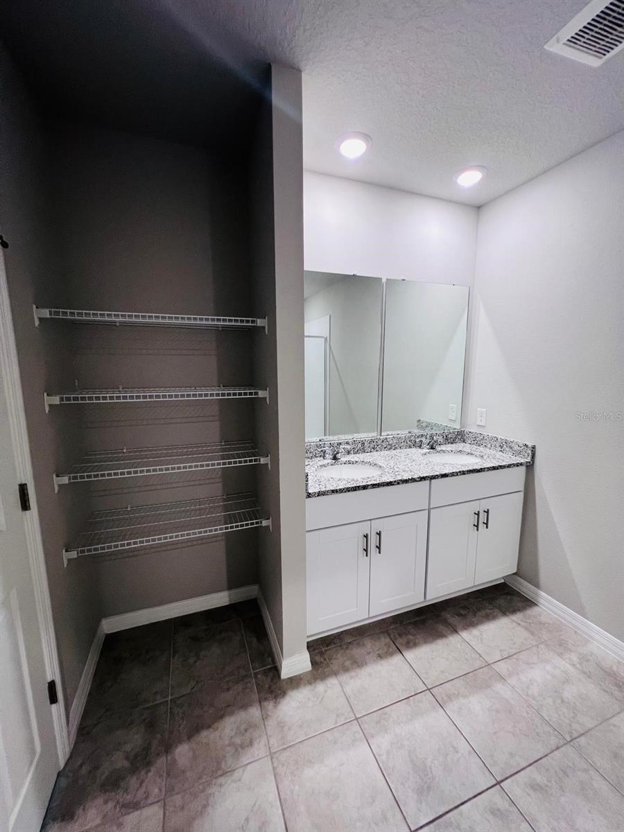 560 Jerry Ln, Haines City, FL 33844