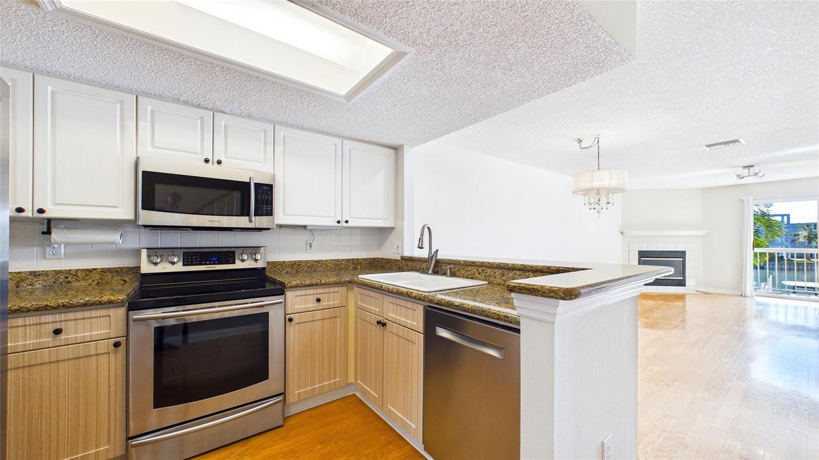 323 Madeira, St Petersburg, FL 33715