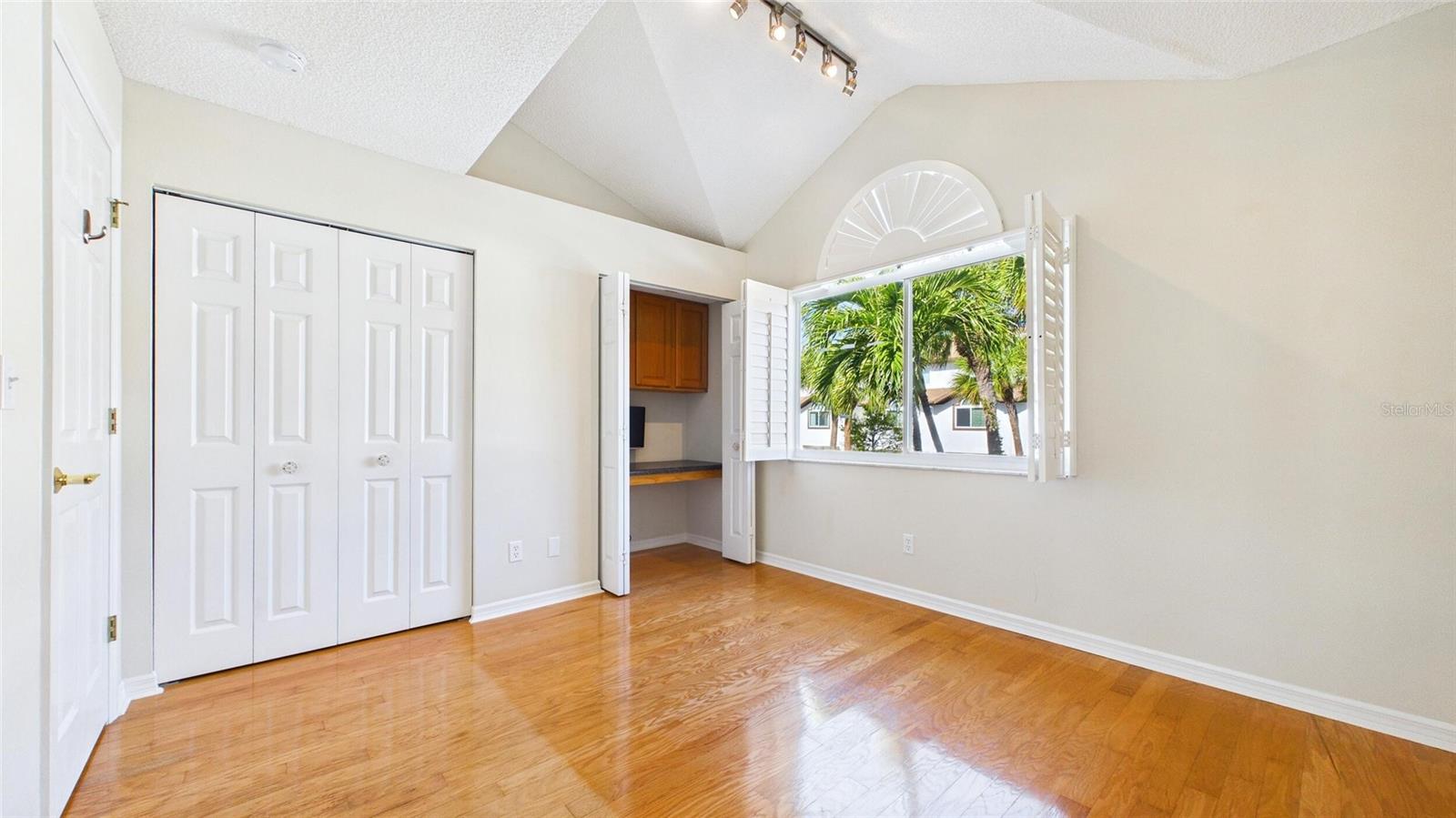 323 Madeira, St Petersburg, FL 33715
