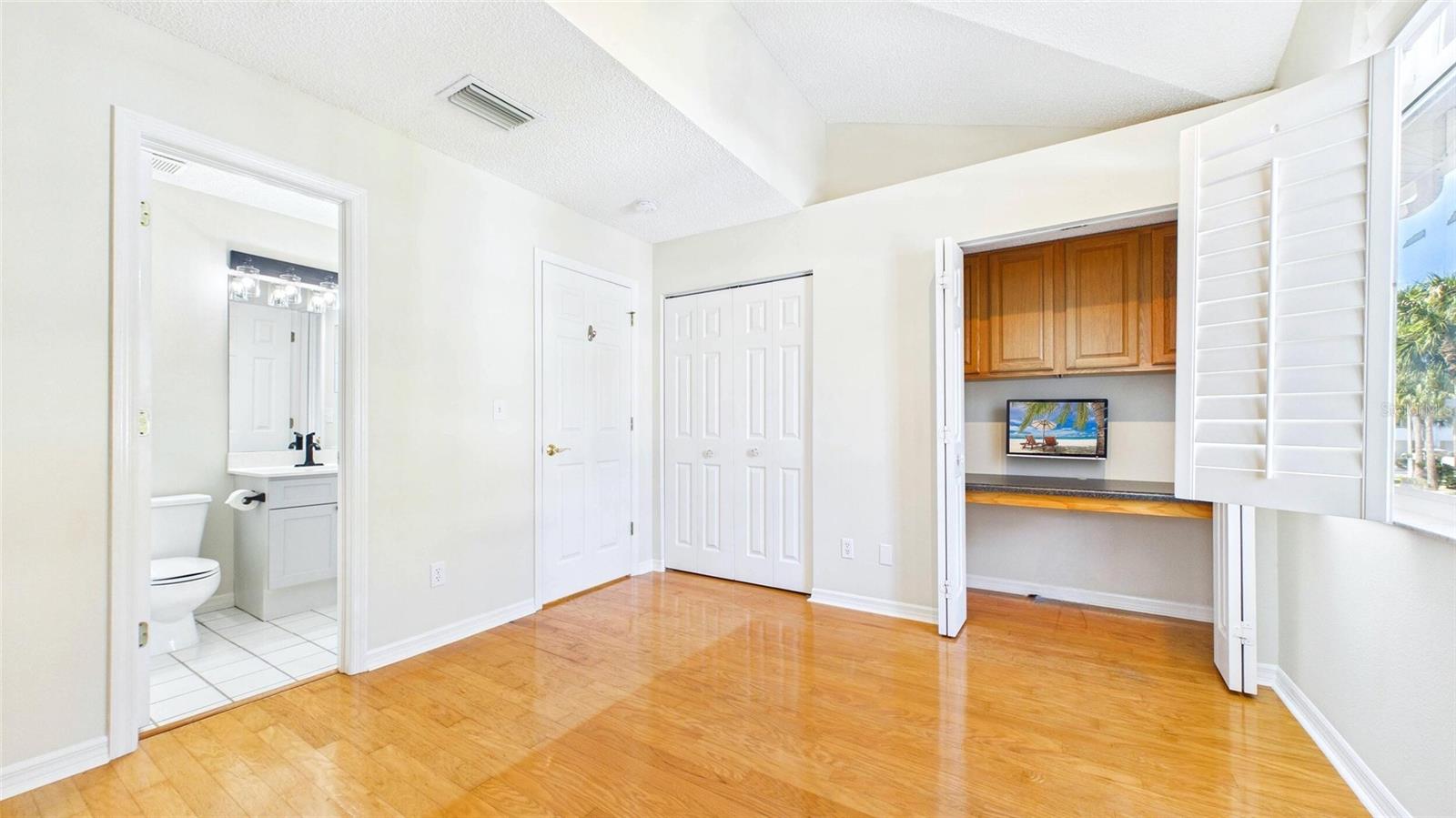 323 Madeira, St Petersburg, FL 33715