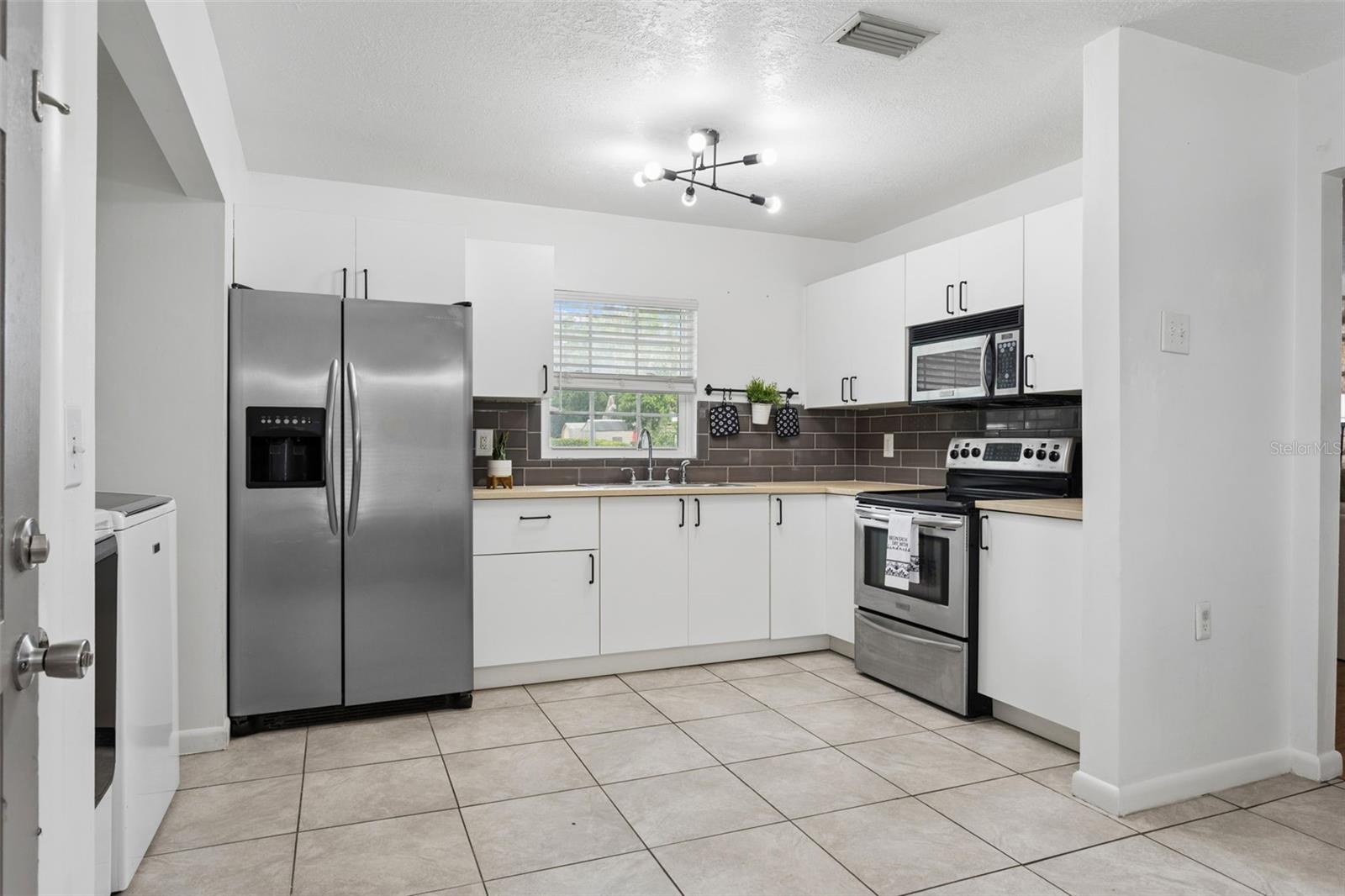8303 Temple Park, Tampa, FL 33637
