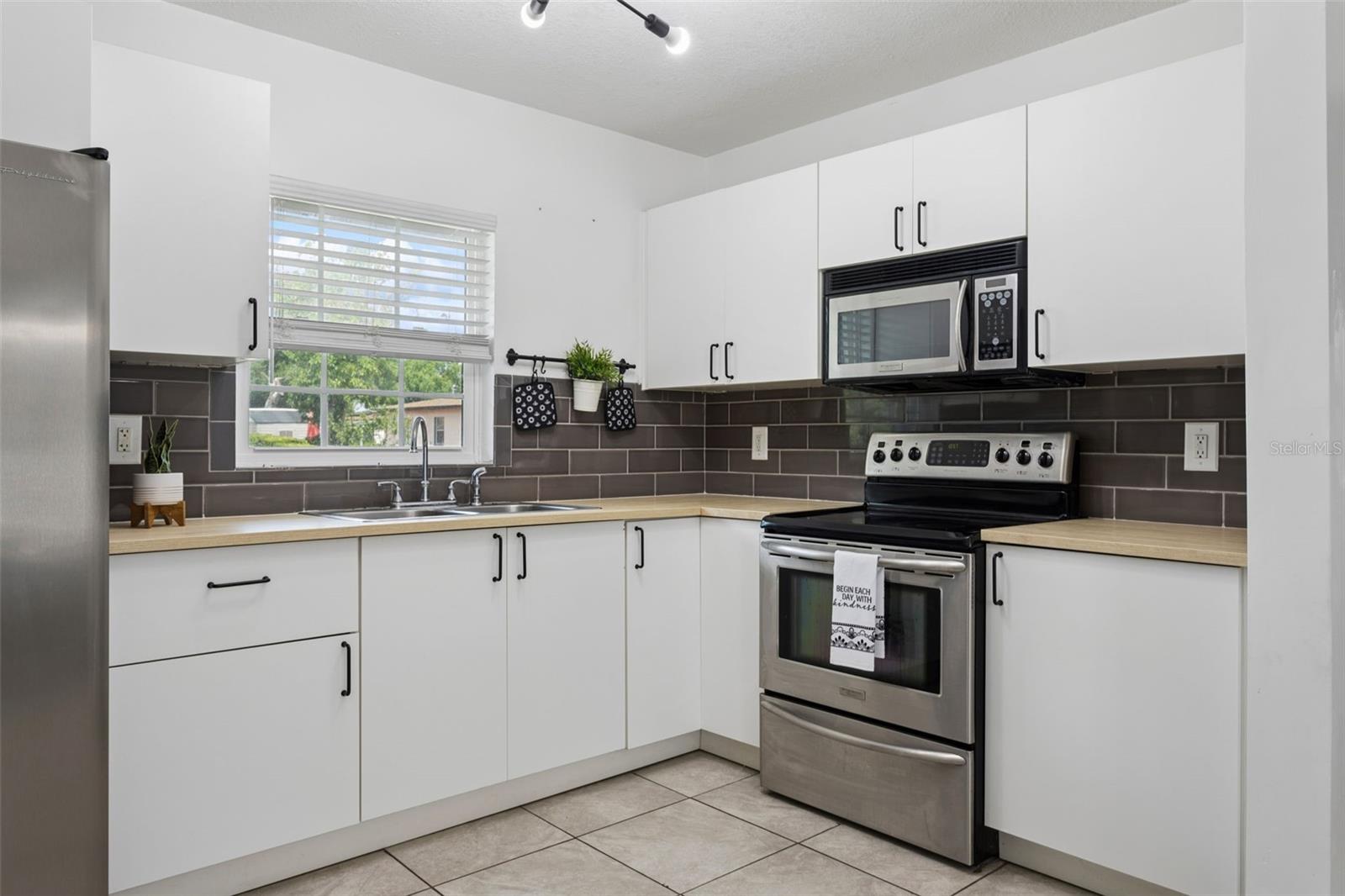8303 Temple Park, Tampa, FL 33637
