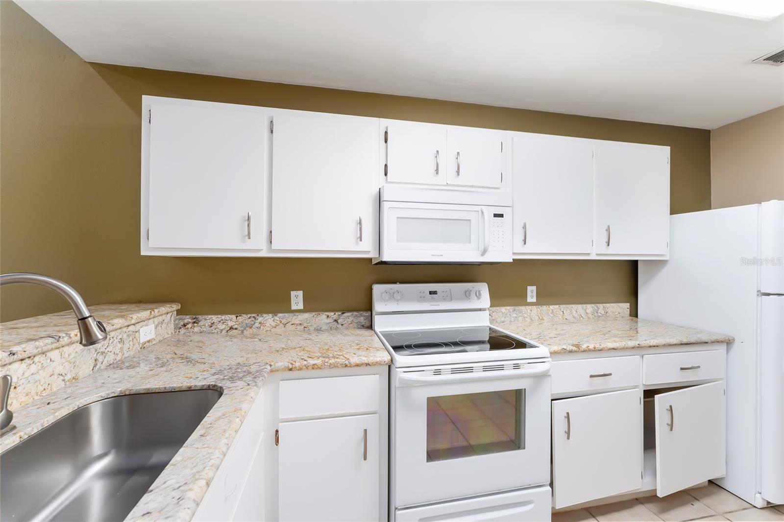 4700 Archer Unit 13, Gainesville, FL 32608