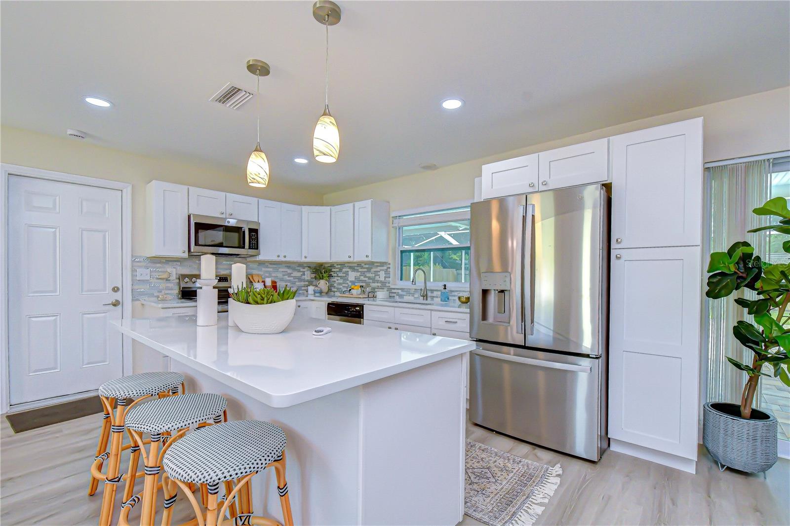 2167 Lakeview, Clearwater, FL 33764