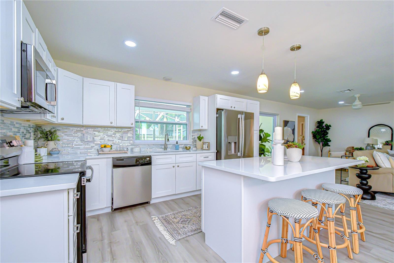 2167 Lakeview, Clearwater, FL 33764