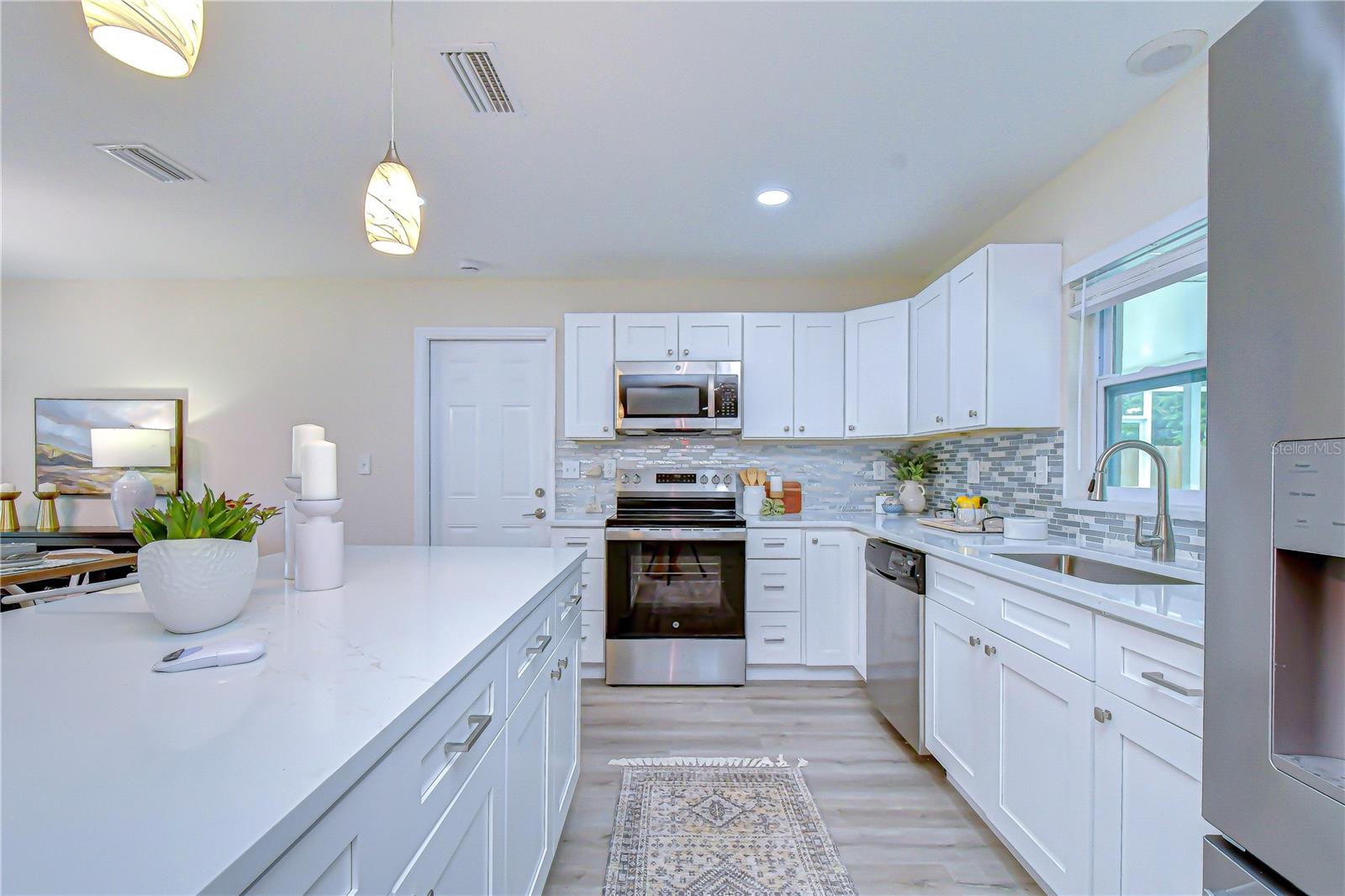 2167 Lakeview, Clearwater, FL 33764