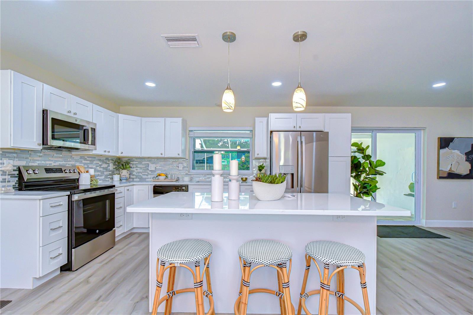 2167 Lakeview, Clearwater, FL 33764