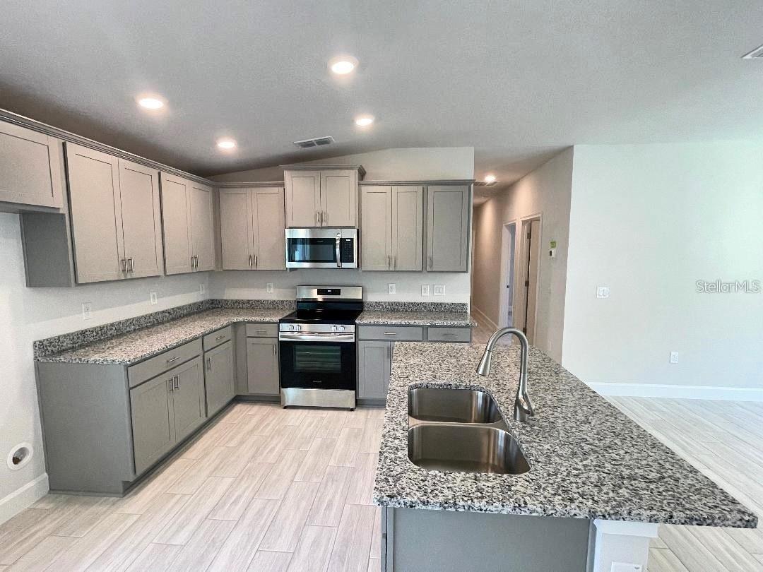 9351 Highland Hills Dr, Hudson, FL 34667