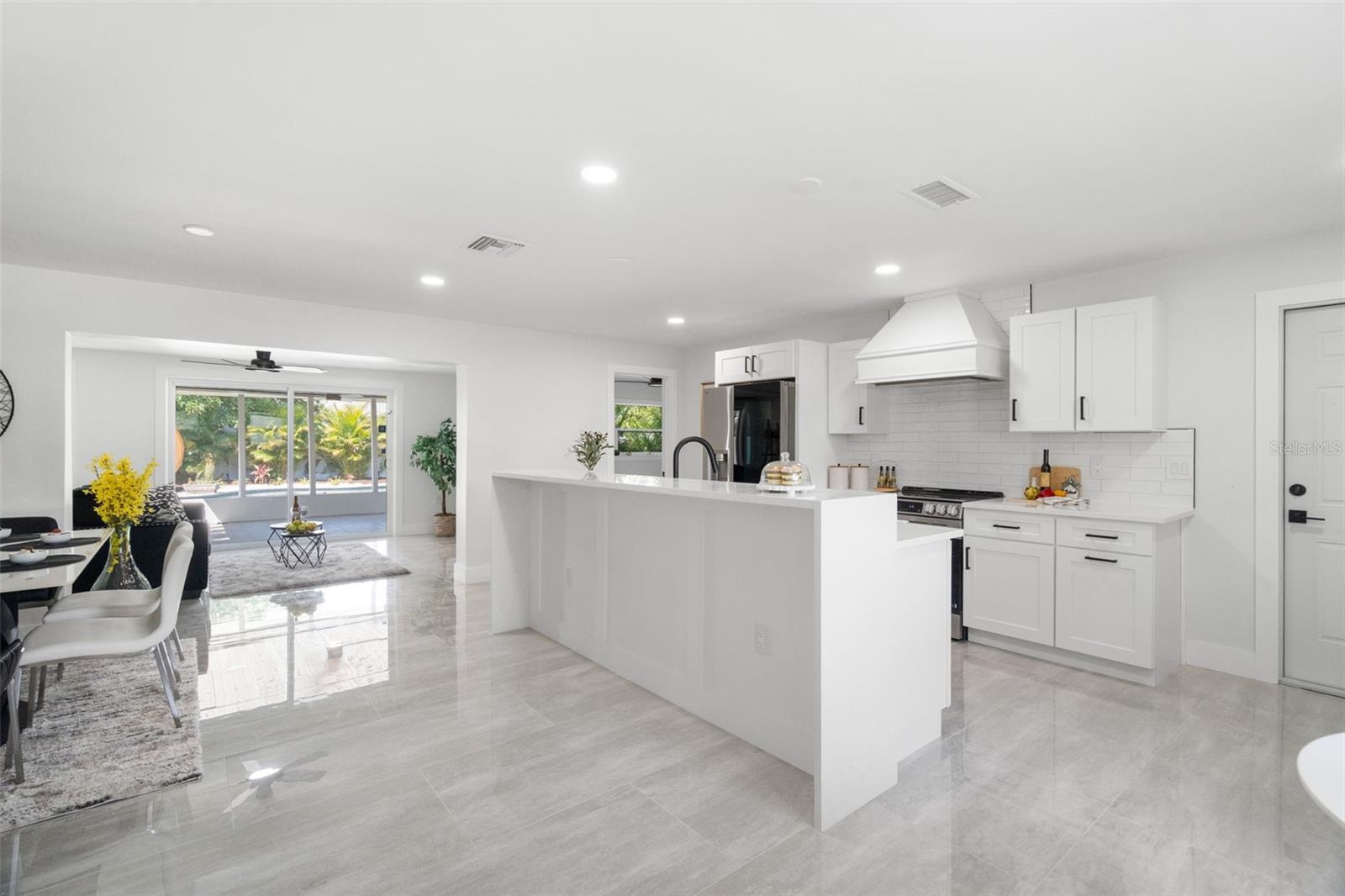 1715 Delaware, St Petersburg, FL 33703