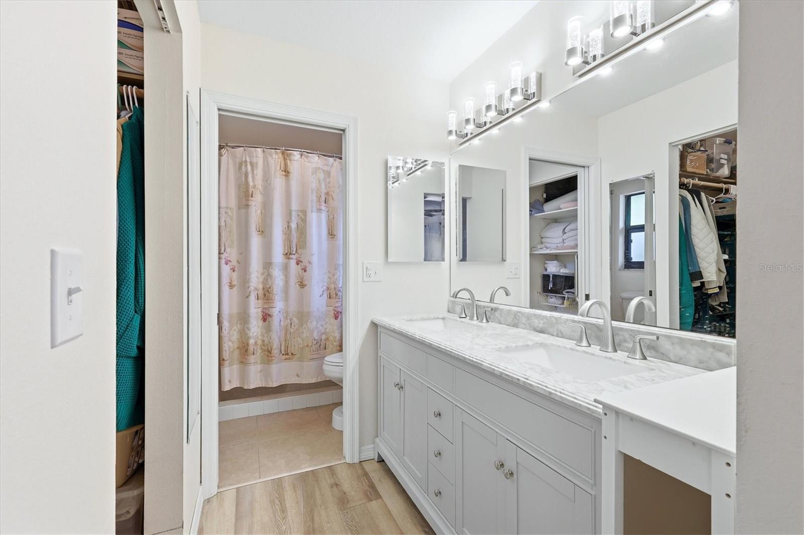 4793 Oak Forest Unit 46, Sarasota, FL 34231