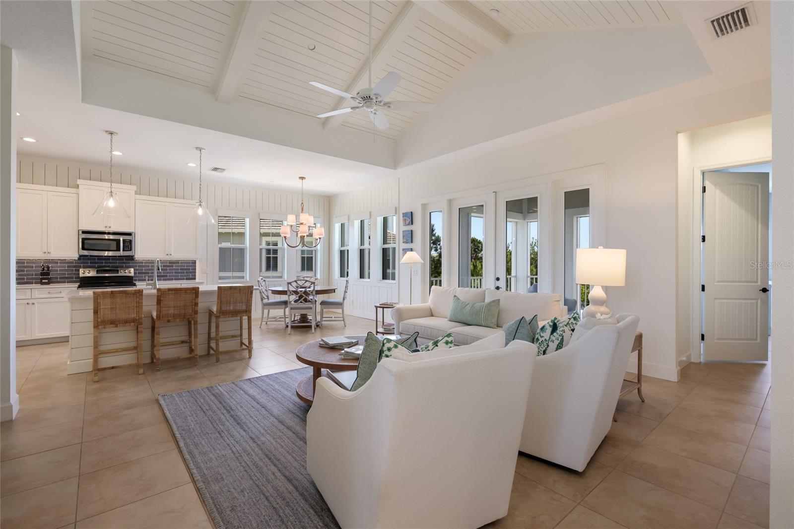 258 Sapphire Lake Unit 202, Bradenton, FL 34209