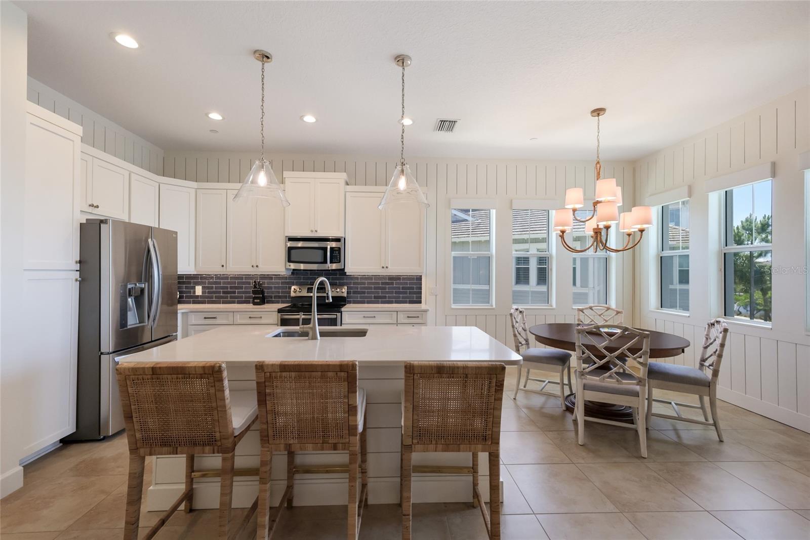 258 Sapphire Lake Unit 202, Bradenton, FL 34209