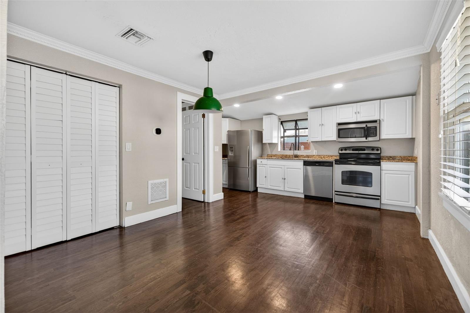2419 Dartmouth, St Petersburg, FL 33713