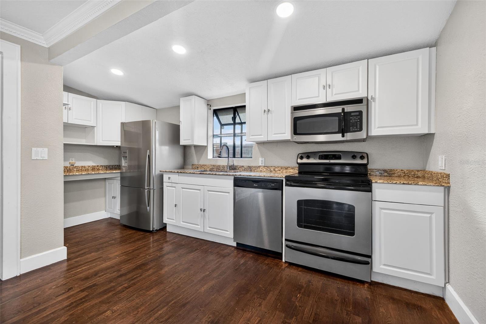 2419 Dartmouth, St Petersburg, FL 33713