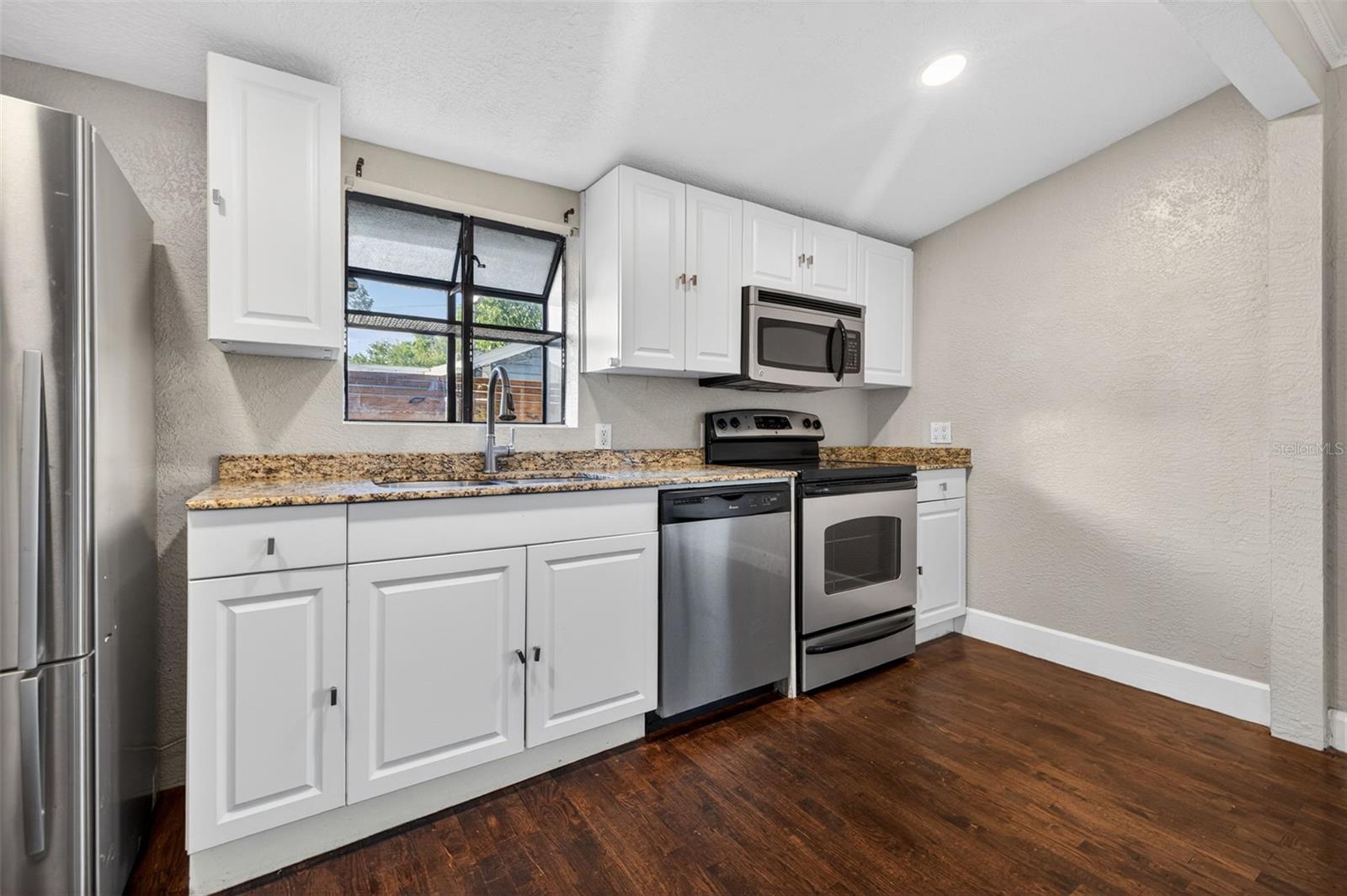 2419 Dartmouth, St Petersburg, FL 33713