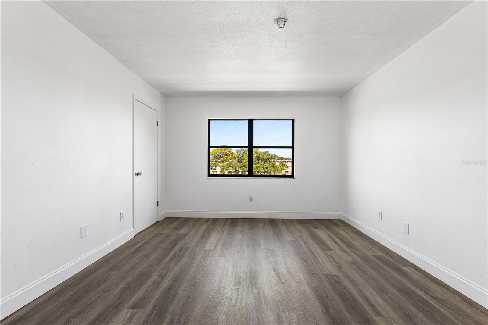 5080 Locust Unit 322, St Petersburg, FL 33703