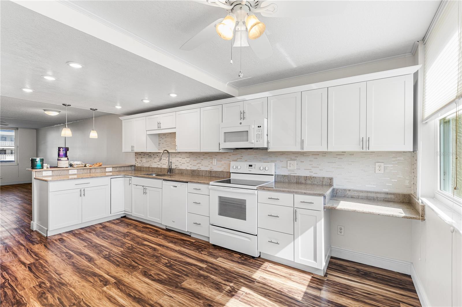 4915 Bay Unit 224, St Petersburg, FL 33703
