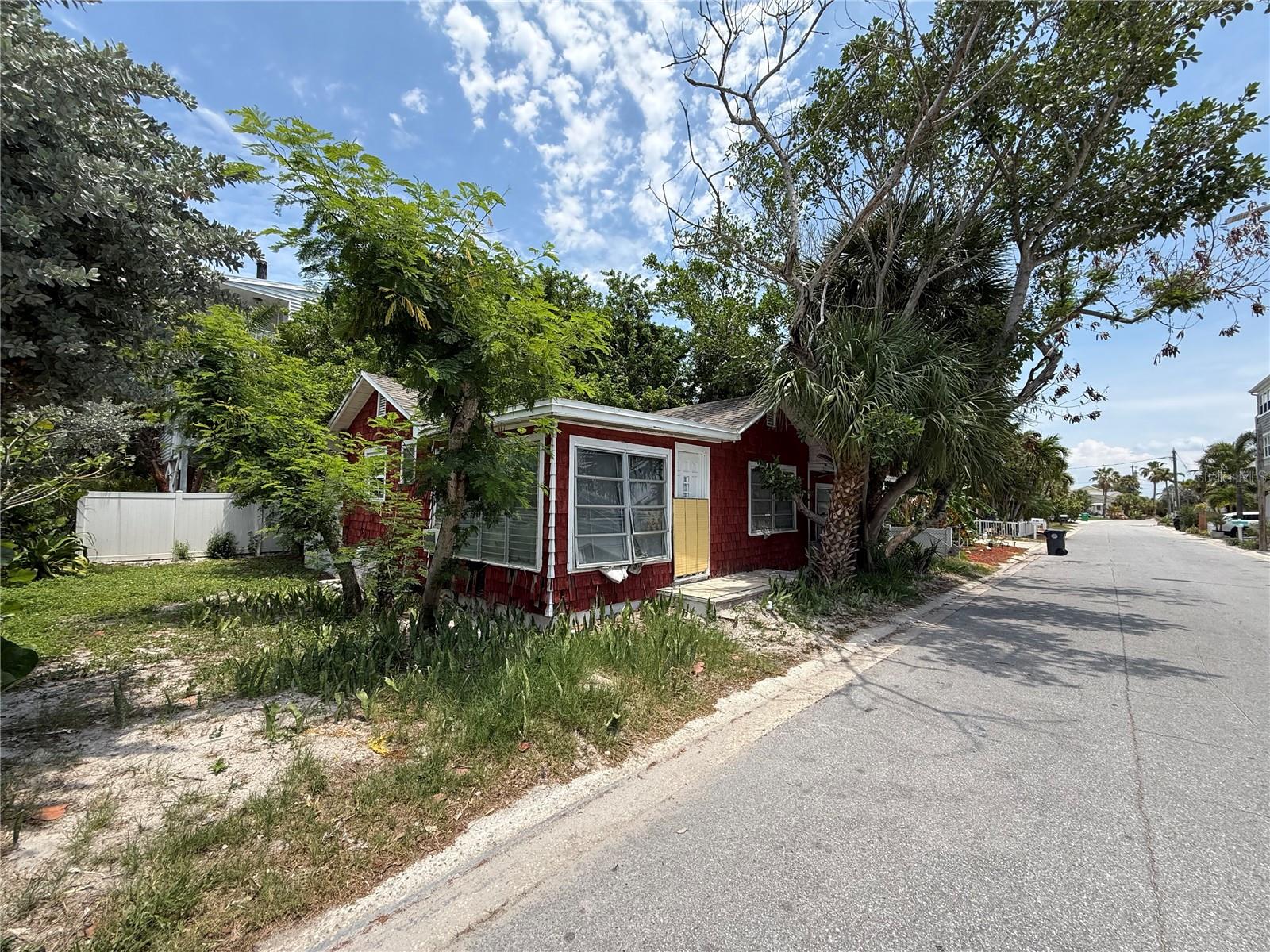 116 85th, Treasure Island, FL 33706