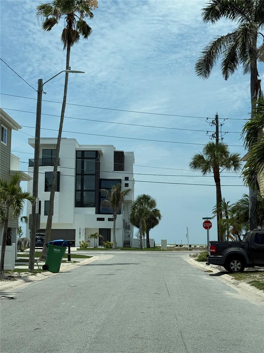 116 85th, Treasure Island, FL 33706