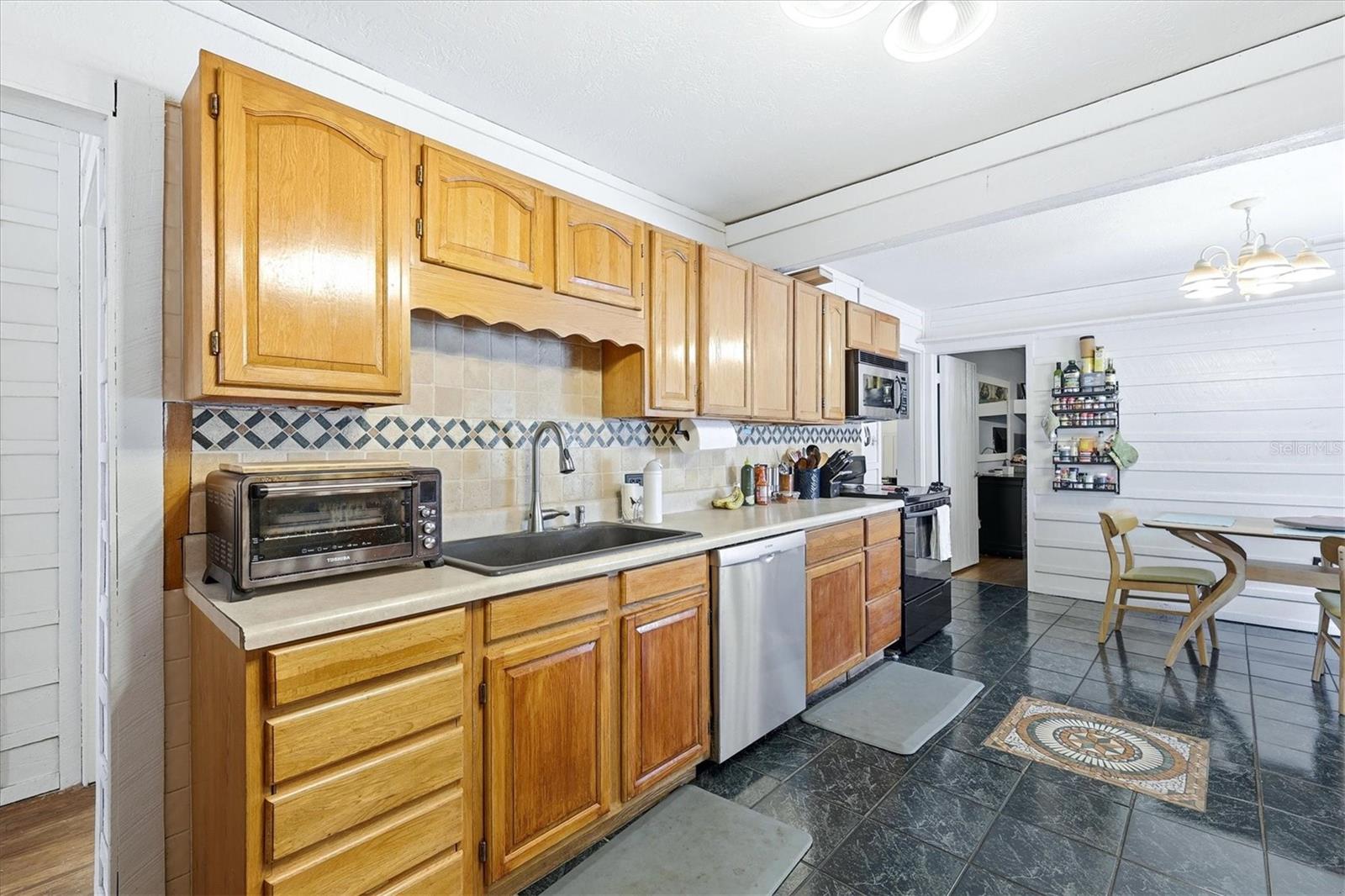 4608 46th, St Petersburg, FL 33714