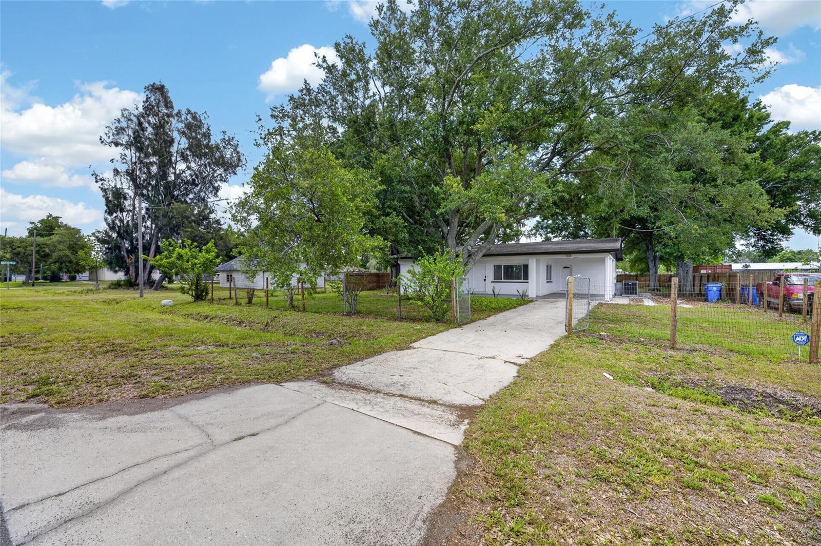 204 7th, Ruskin, FL 33570