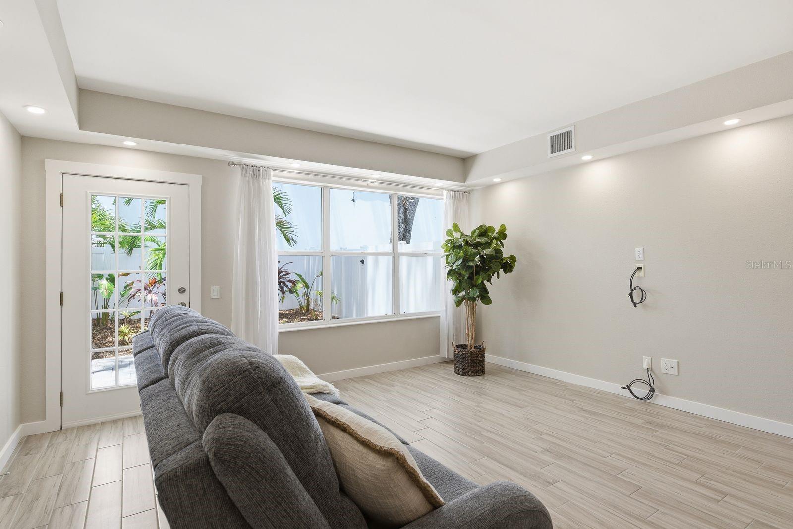 4811 Bayshore Unit 303, Tampa, FL 33611