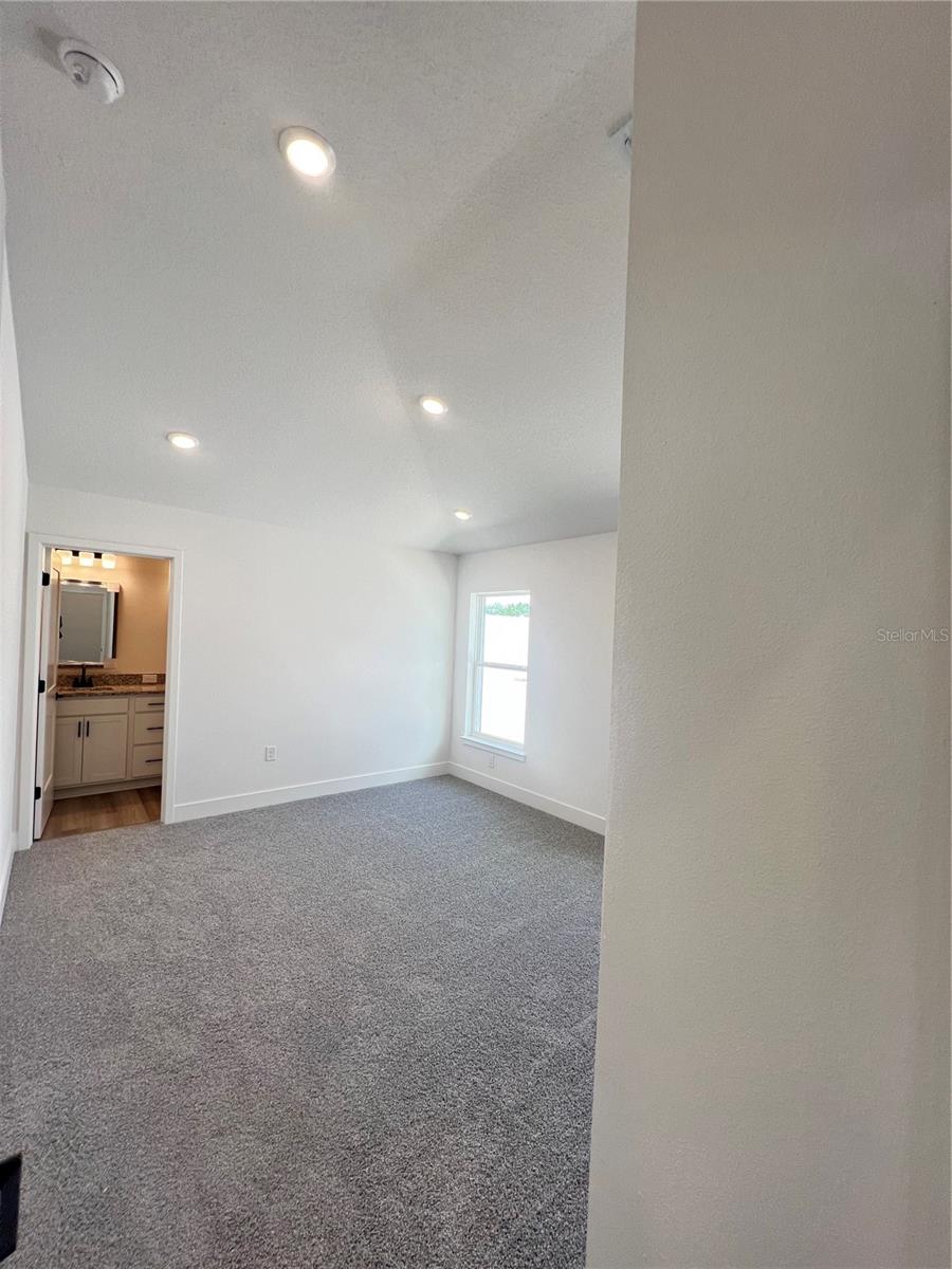 9443 Highland Hills Dr, Hudson, FL 34667