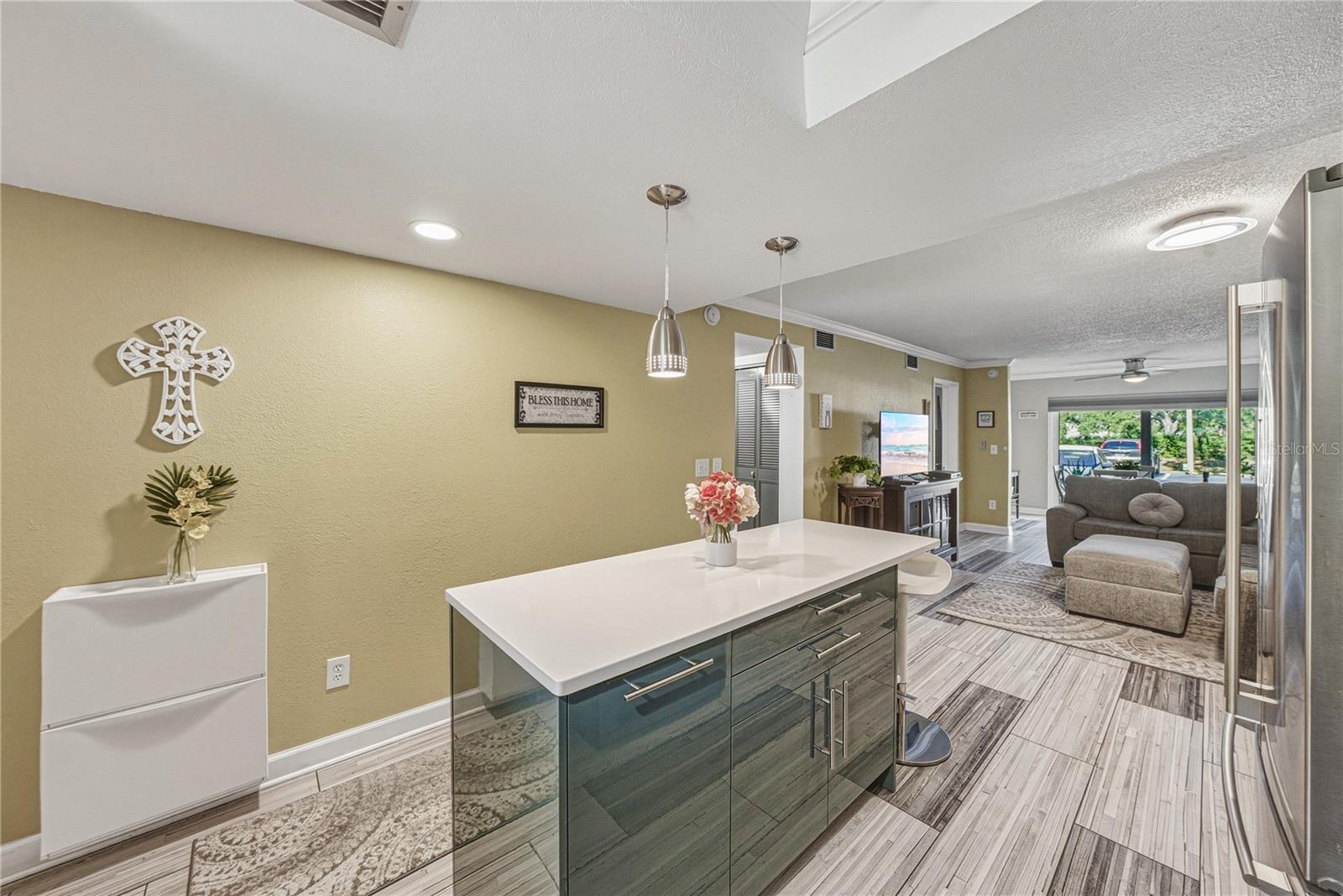 801 83rd Unit 108, St Petersburg, FL 33702