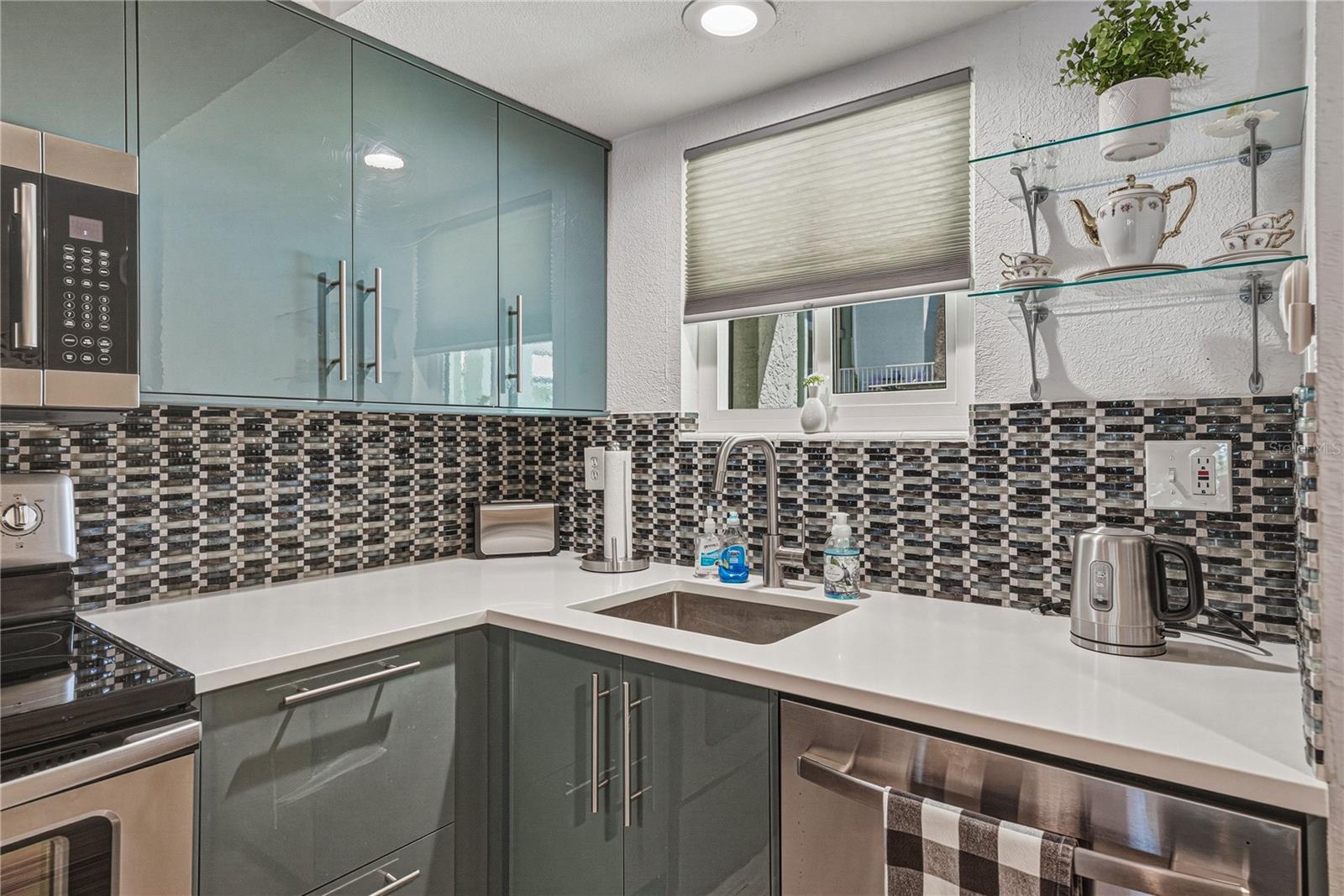 801 83rd Unit 108, St Petersburg, FL 33702