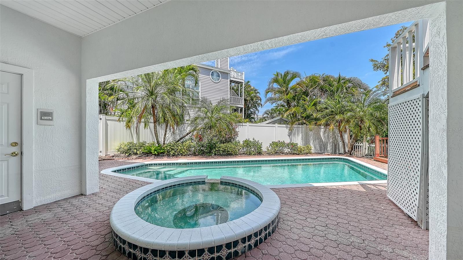3040 Gulf of Mexico Unit 3, Longboat Key, FL 34228