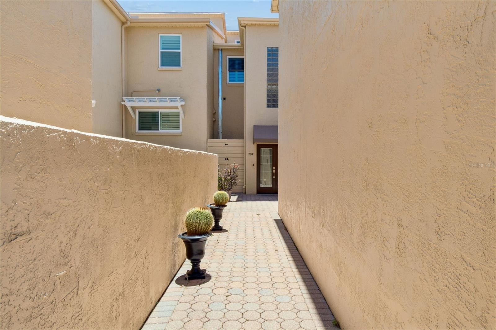 487 Pinellas Bayway Unit 207, St Petersburg, FL 33715