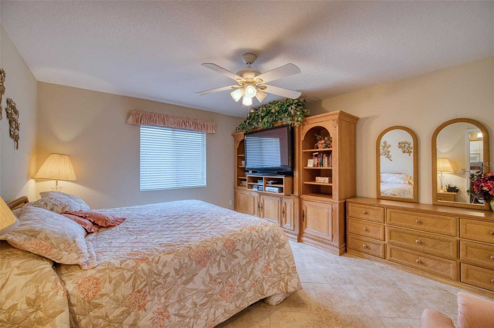541 Falkland, Venice, FL 34293